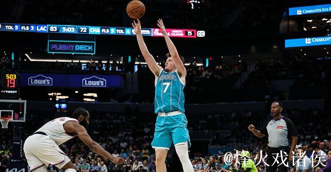 NBA新秀榜:弗拉格力压克努佩尔登顶 奎因升至第三 NBA新秀榜:弗拉格力压克努佩尔登顶 奎因升至第三