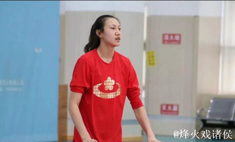 深圳热身,董铭霄站在接应位!外教看中她但为何天津不给她机会? 深圳热身,董铭霄站在接应位!外教看中她但为何天津不给她机会?